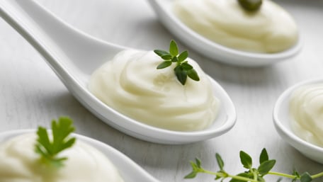 Majonäs på en sked - Foodservice and Retail - AAK