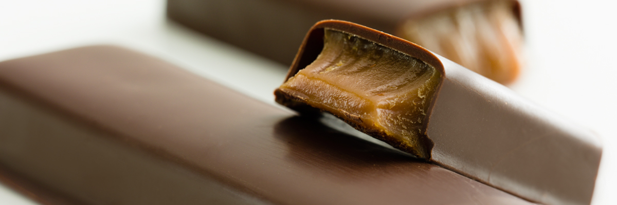 Chokladkaka med fyllning - Choklad och konfektyr - AAK