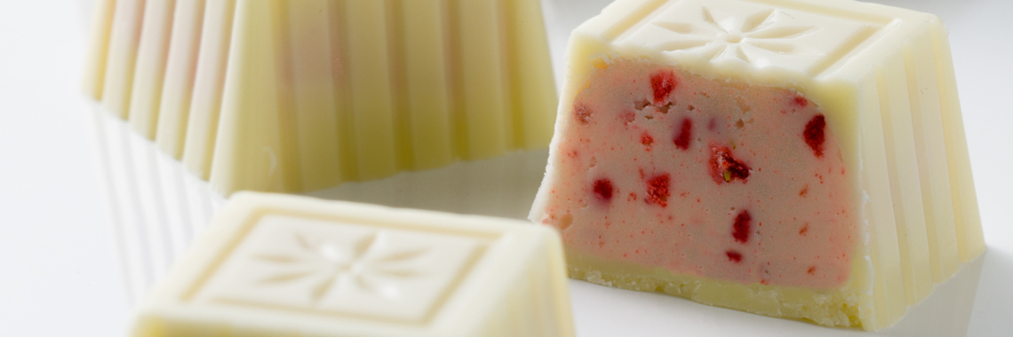 White chocolate with filling - Chocolate and Confectionery - AAK