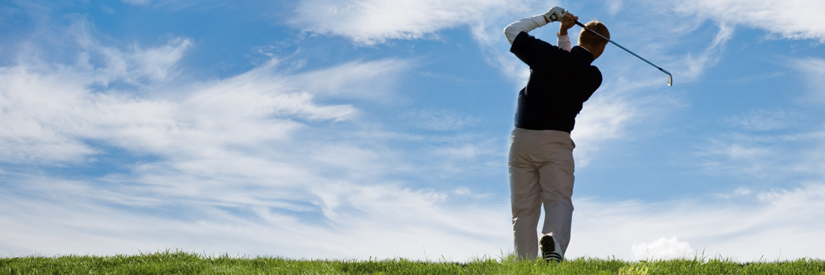 Golf player on the green on a partly cloudy summer day - Special Nutrition - AAK