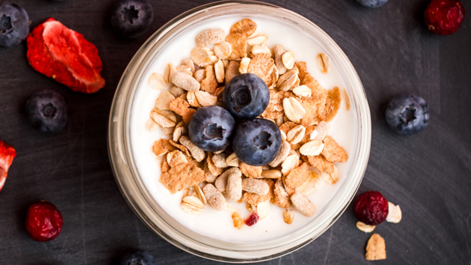 Blueberry, muesli, and a fermented milk product - Dairy and Ice cream - AAK