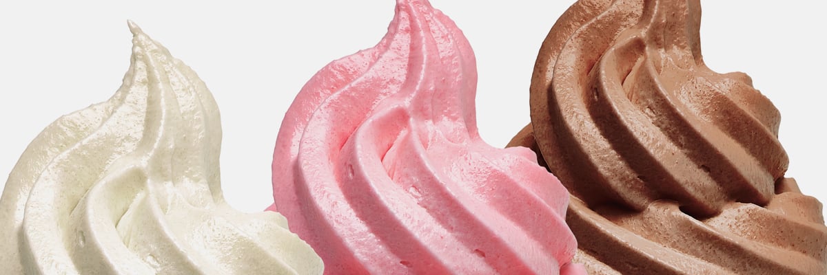 Närbild på vit, rosa och brun mjukglass - Co-Development - AAK