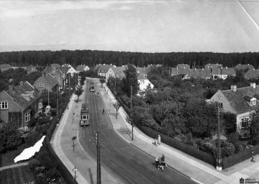 Marienlund Haveby fra 1919 – døbt Skovbakken. Frederik Lausen var en af initiativtagerne, og AO solgte jorden billigt til kommunen.